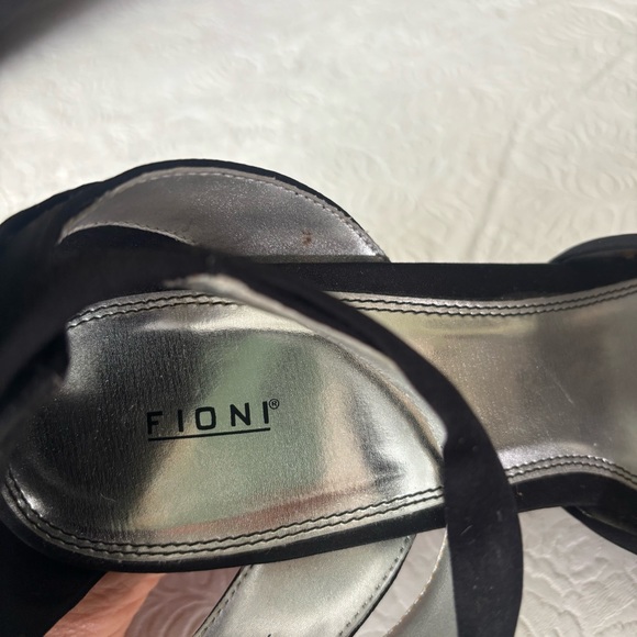 Fioni Elegant Black Satin Heels with Bow Accent/Silver Heels, Size 9 - Picture 11 of 14